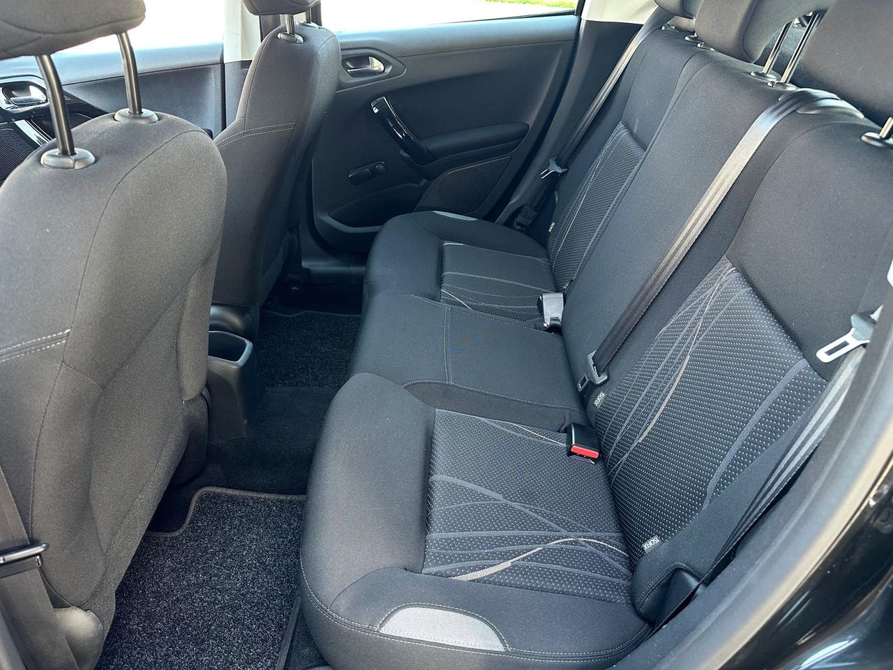 Peugeot 208 Allure 1.4 95 VTI #6873