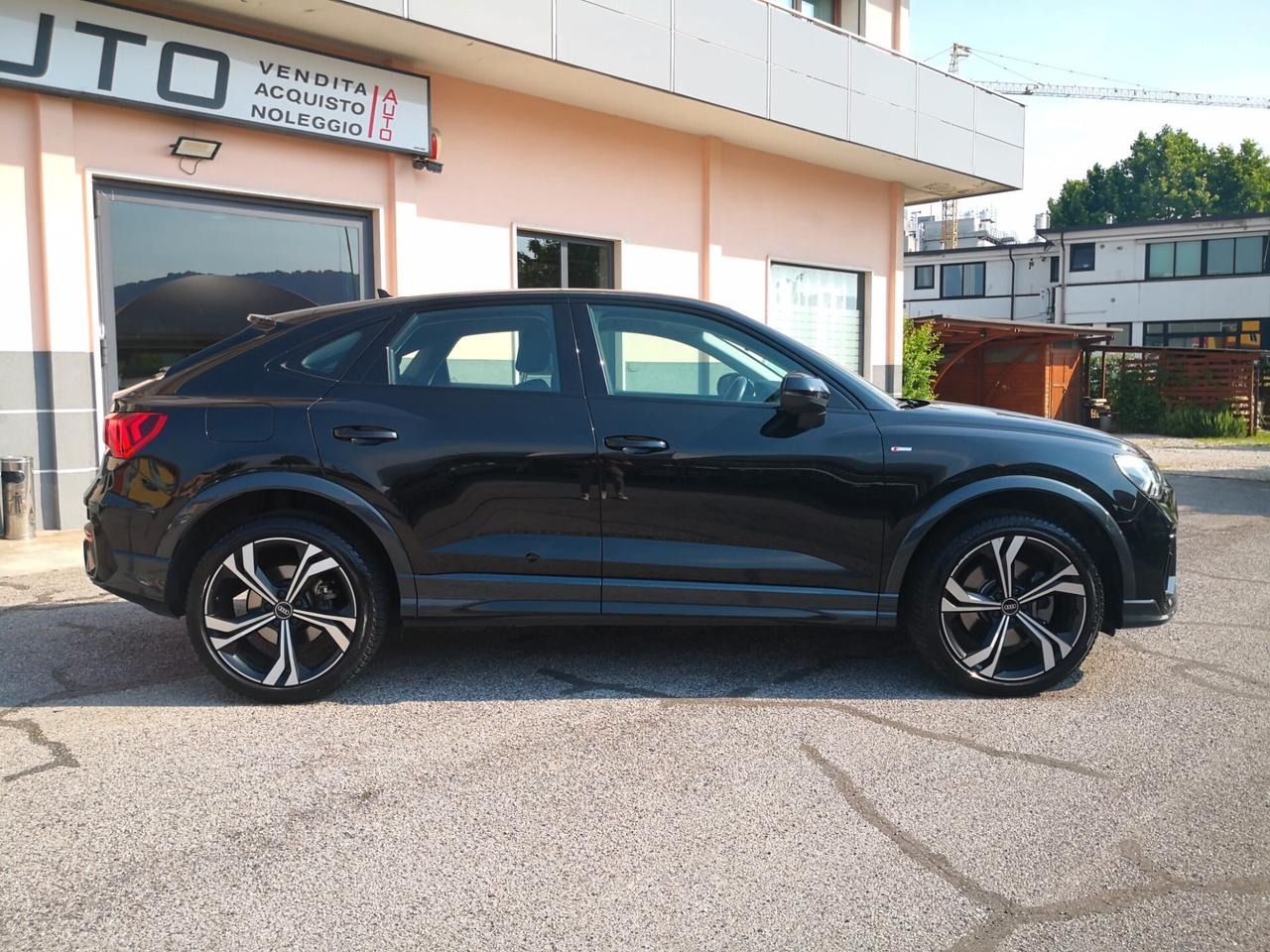 Audi Q3 SPB Sportback 35 TFSI Plug-in S tronic line ***UNIPROPRIETARIO***