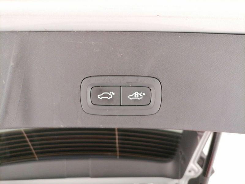 Volvo XC40 2.0 b3 Core auto