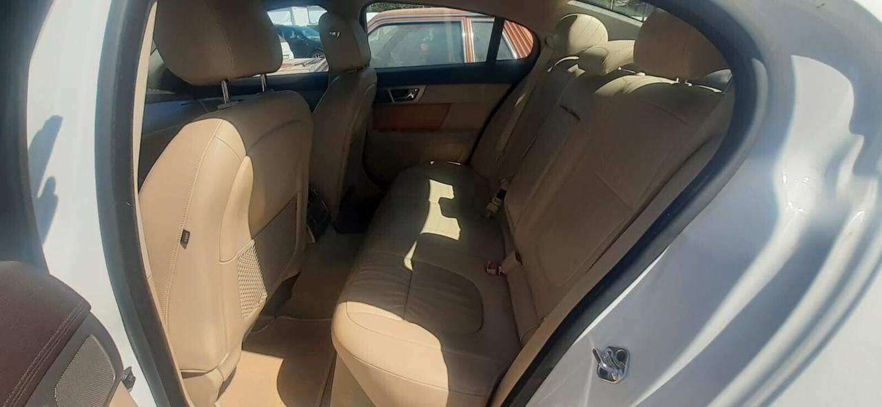 Jaguar XF 2010 - 3.0 D V6 LB AUTOMOBILI