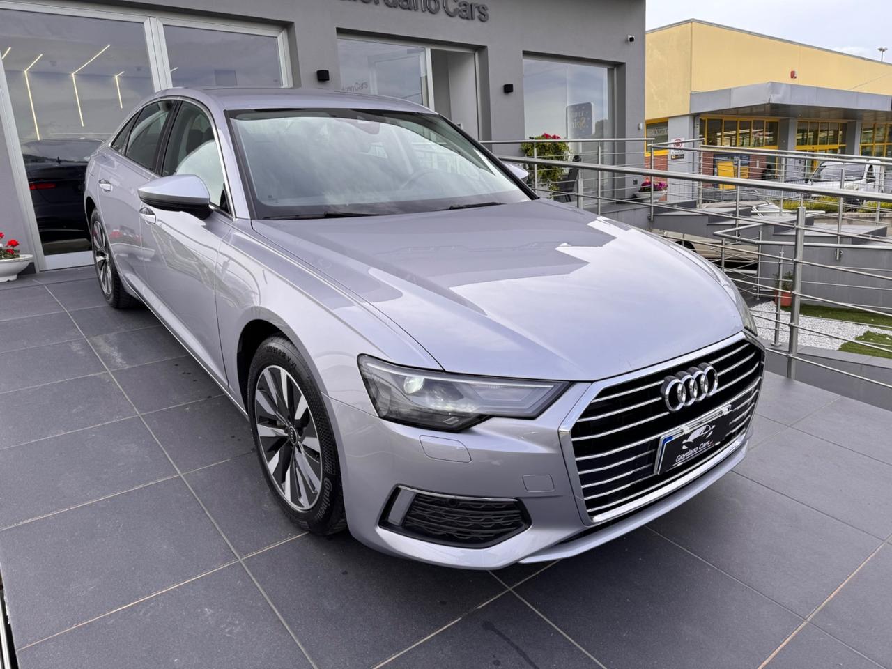 Audi A6 40 2.0 TDI S tronic 204cv uff audi Italia