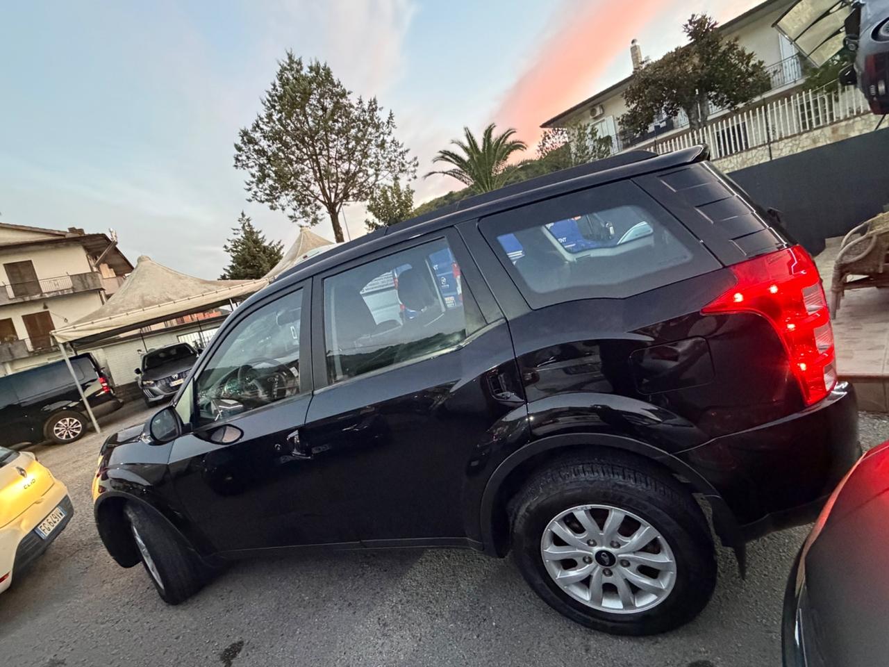 Mahindra XUV500 2.2 16V FWD W6
