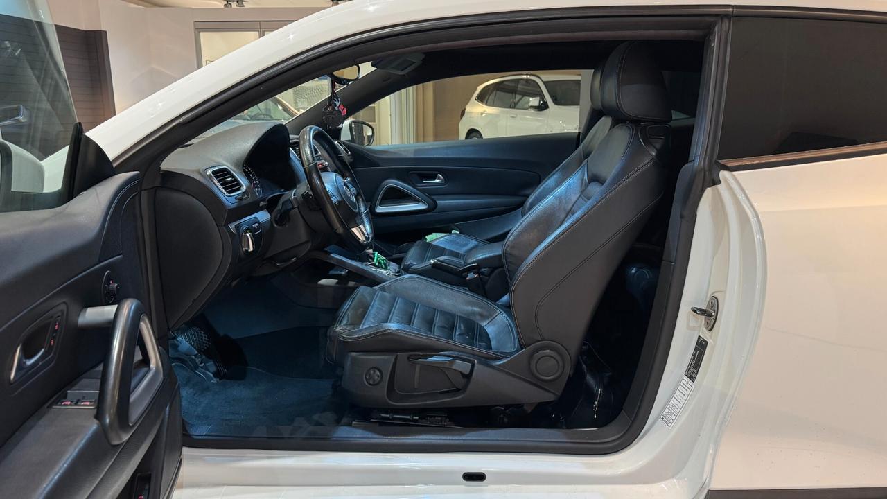 Volkswagen Scirocco 2.0 TSI DSG 211CV - 2010
