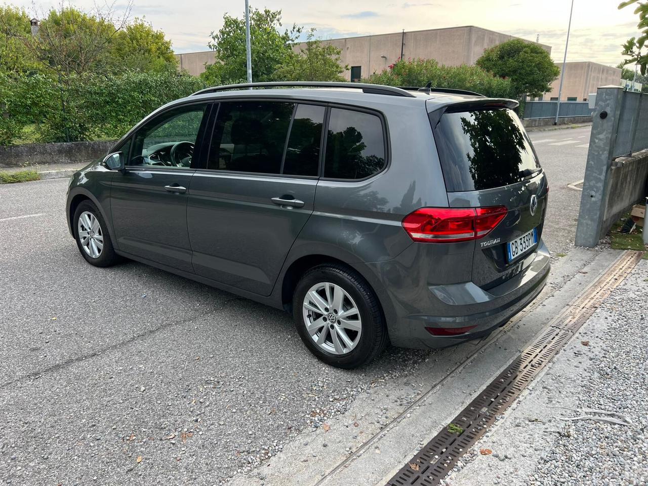 Volkswagen Touran 2.0 TDI 150 CV SCR DSG Business BlueMotion Technology