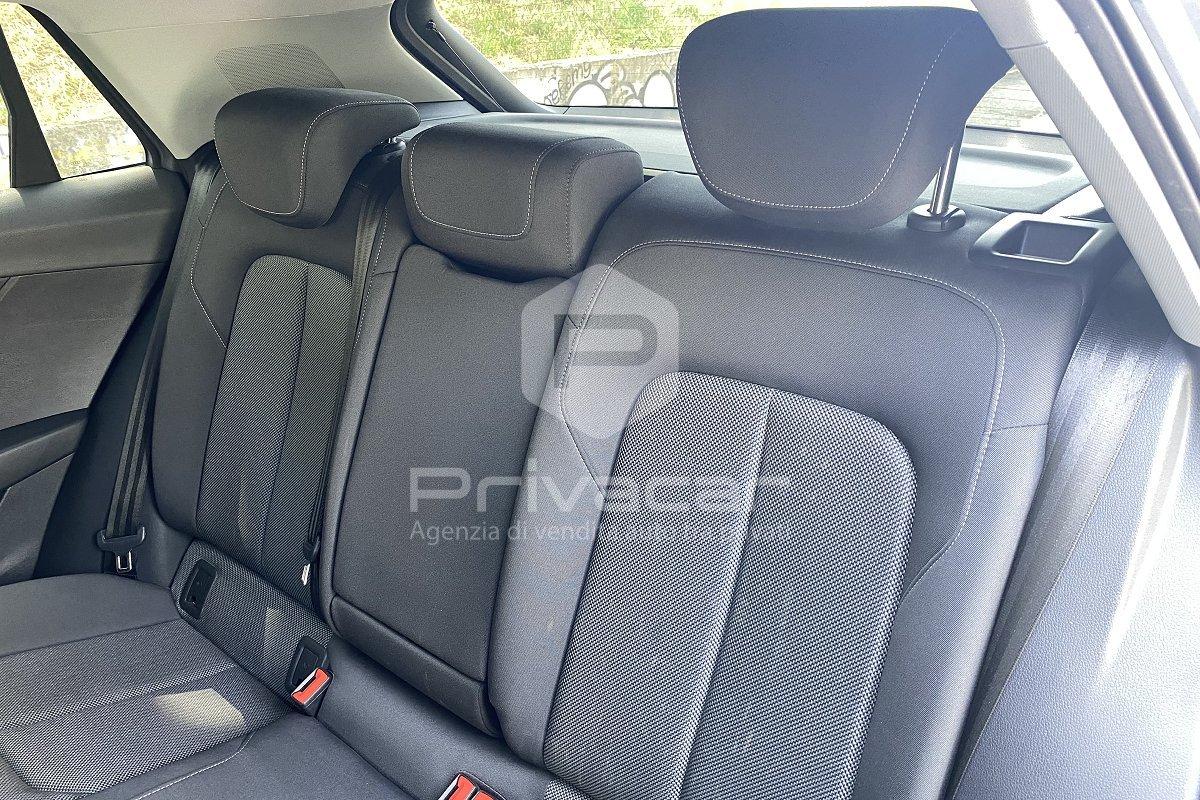 AUDI Q2 35 TFSI S tronic Business