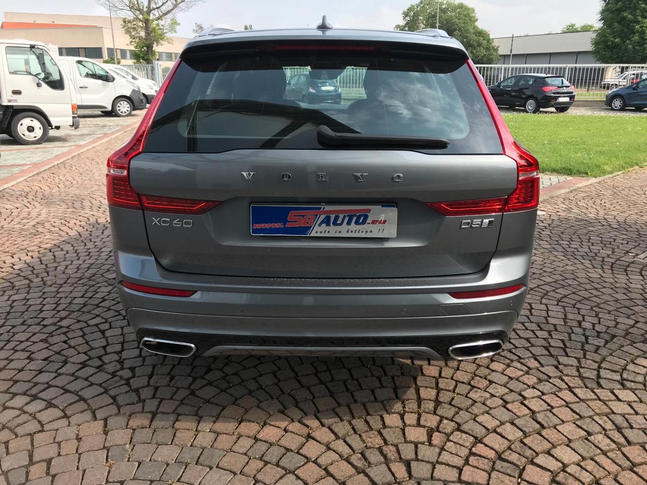 Volvo XC 60 XC60 D5 AWD Geartronic R-design