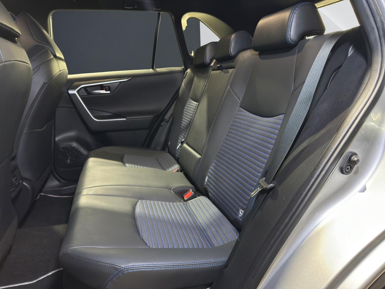 Toyota RAV 4 2.5 VVT-ie LOUNGE 2WD-i E-CVT 222CV HYBRID