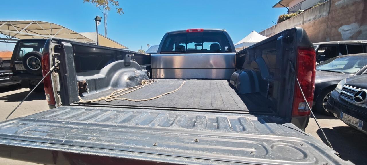 Dodge RAM SLT Long Cab