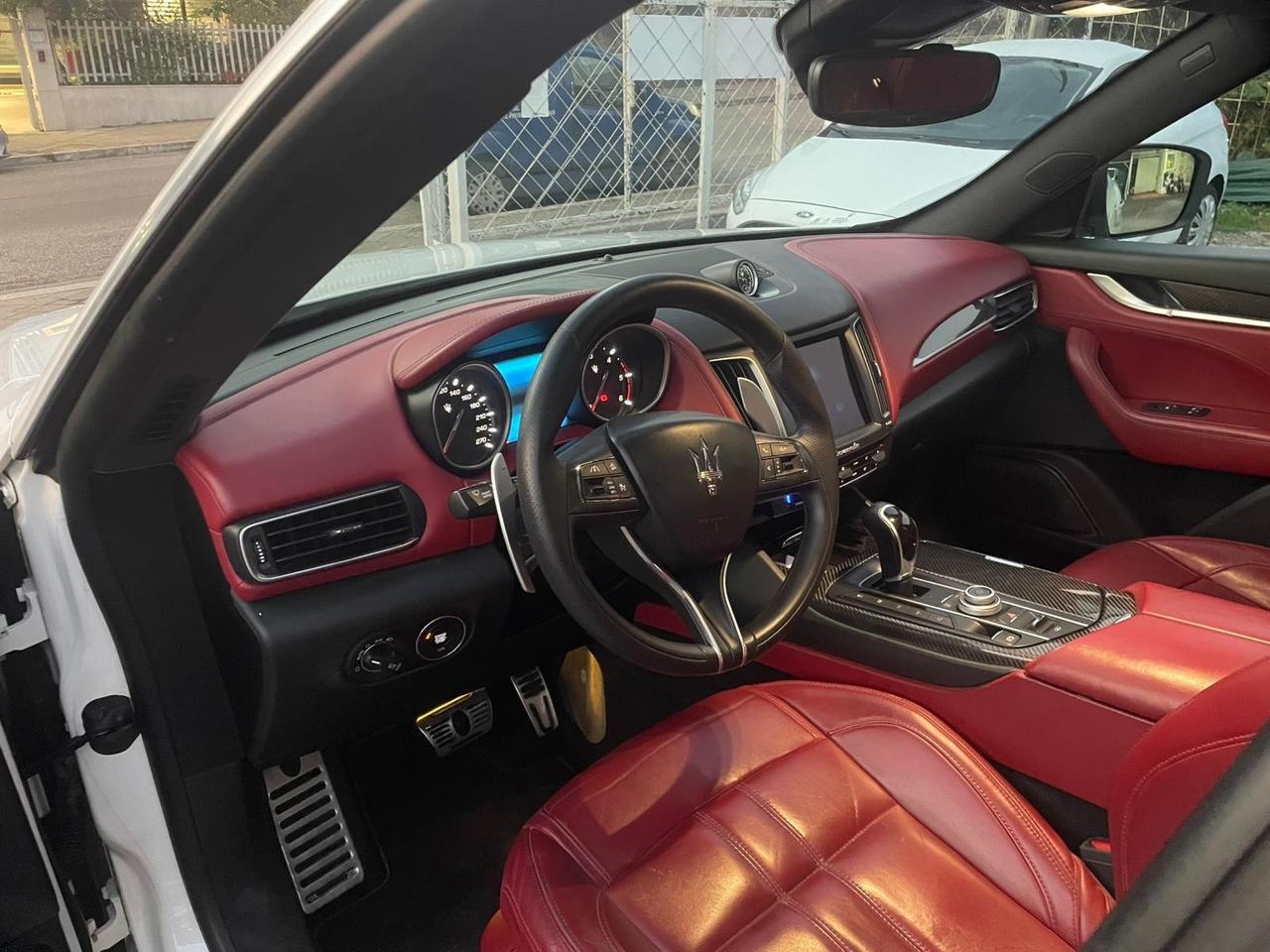 Maserati Levante - Tetto panoramico