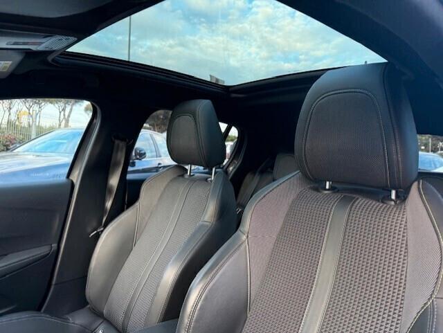 Peugeot 208 PureTech 100 Stop&Start 5 porte GT Line