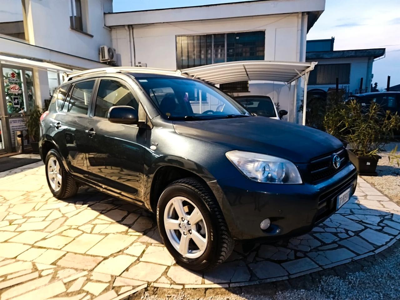 Toyota RAV4 2.2 D-4D 4WD Tua Da 93 Euro al Mese