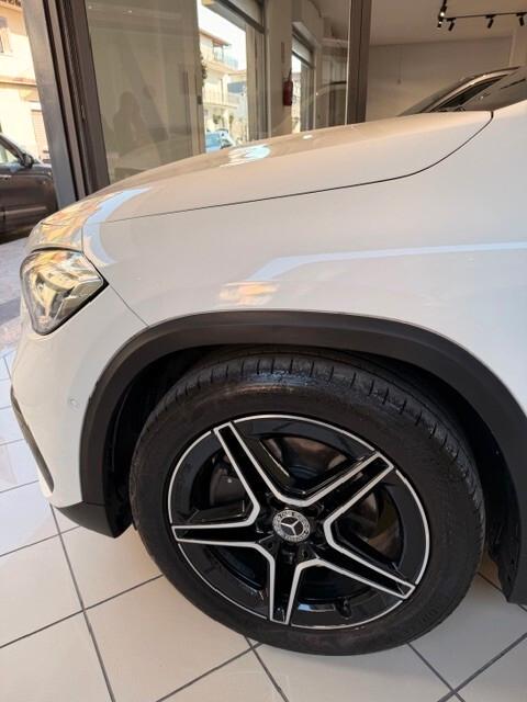 Mercedes-benz GLA 200 d Premium 4matic