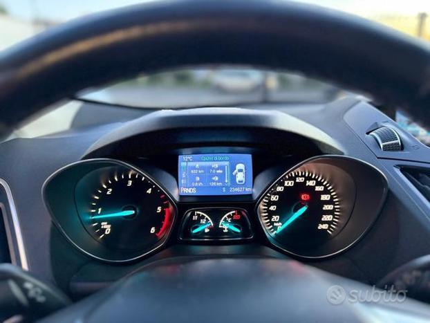 FORD Kuga 2.0 TDCI 163 CV 4WD Powershift Titaniu