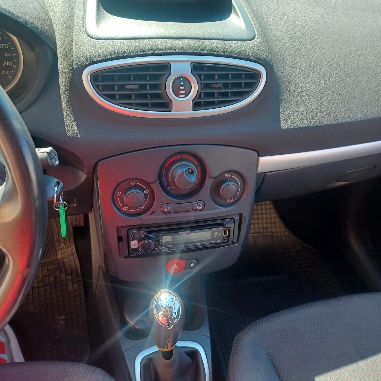 88.188 KM CLIO 1.2 PER NEOPATENTATI PERFETTA