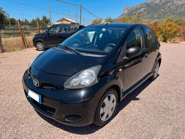 Toyota Aygo 1.0 12V VVT-i 5 porte Deep Ocean Connect