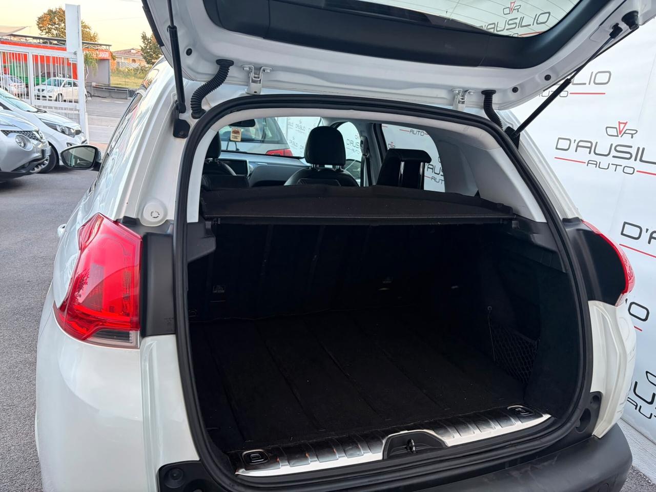 Peugeot 2008 1.6 e-HDi 115 CV Stop&Start Allure