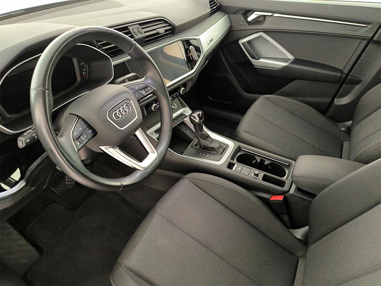 Audi Q3 35 2.0 tdi business s-tronic