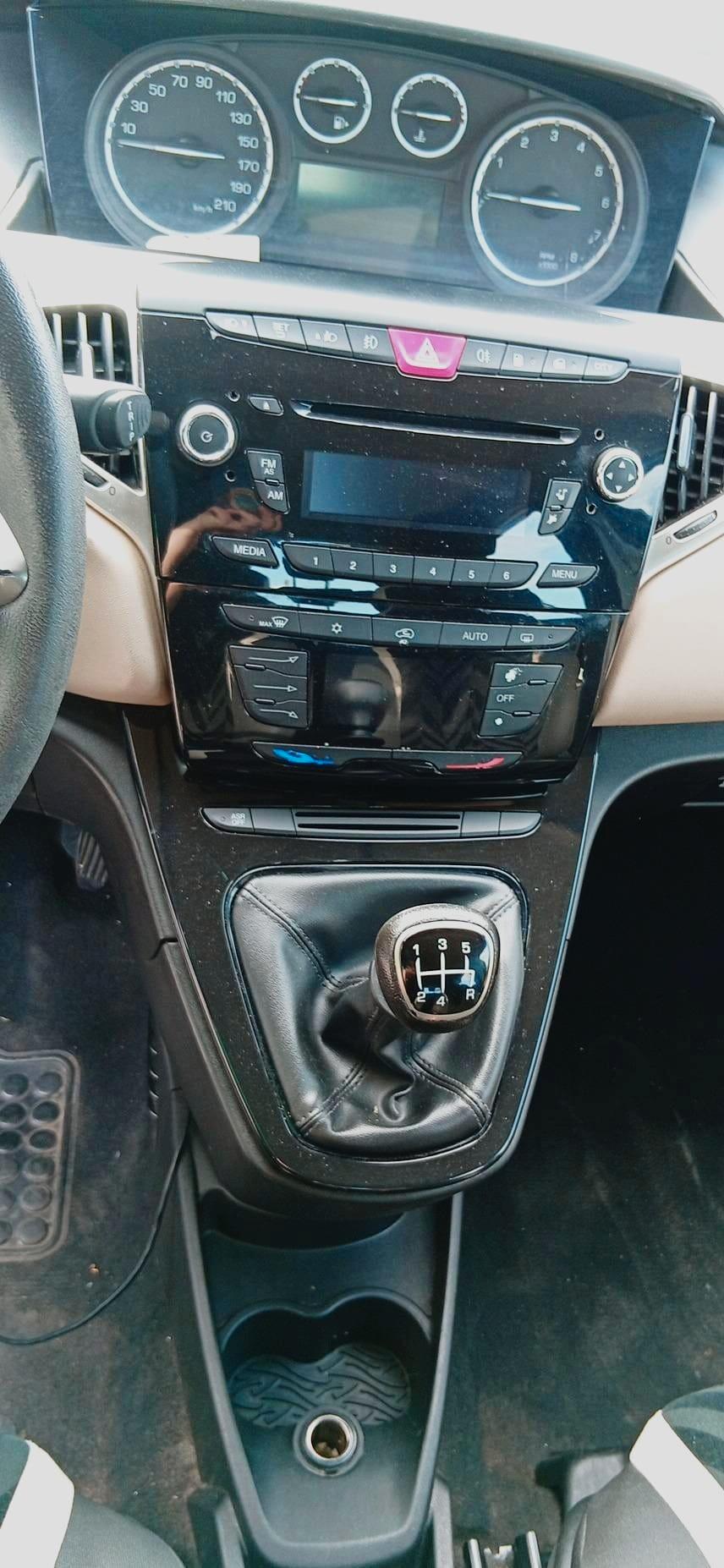 Lancia Ypsilon 1.2 69 CV 5 porte GPL Ecochic Gold