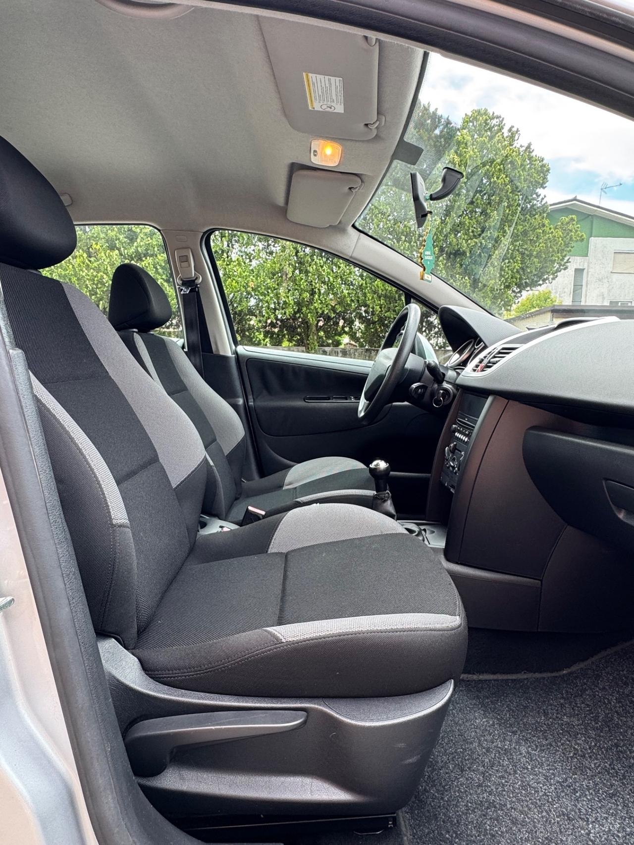 Peugeot 207 1.4 benzina soli 90.000km