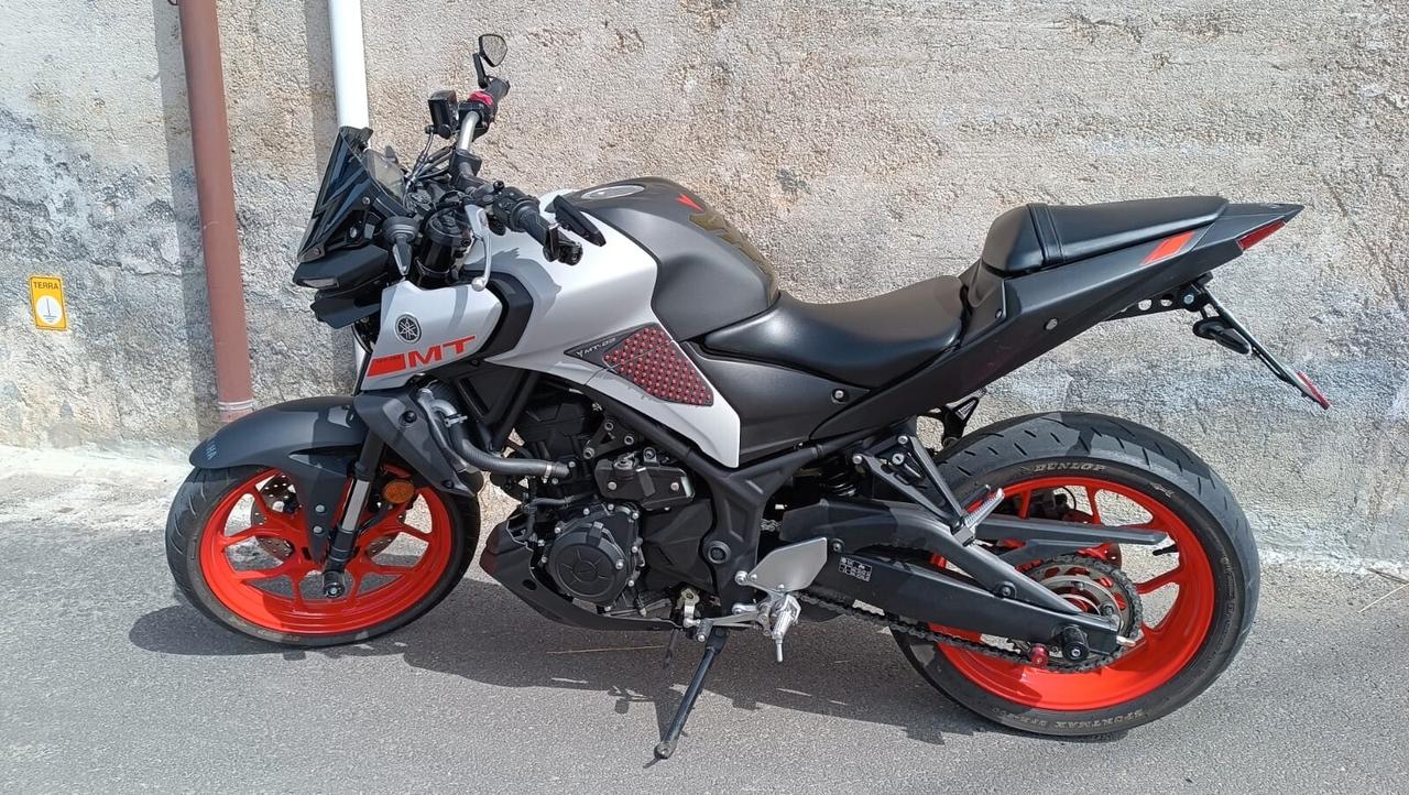 YAMAHA MT 03 SOLO 6000KM TUA A SOLI 52 EURO AL MESE