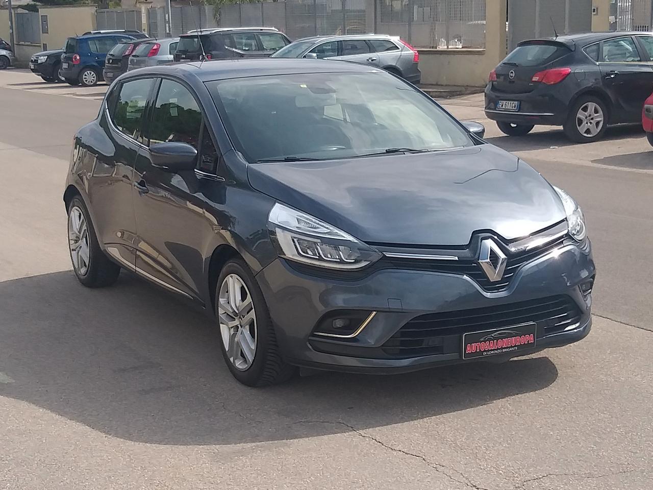 Renault Clio dCi 8V 75 CV Start&Stop 5 porte moschino Duel