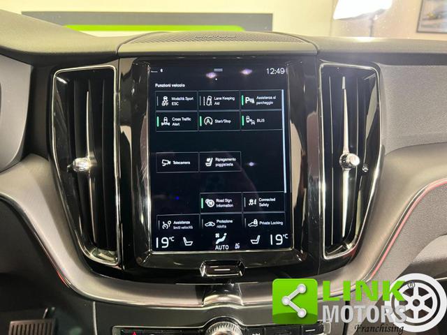 VOLVO XC60 B4 (d) Geartronic Momentum Pro TAGLIAND-GARANZIA