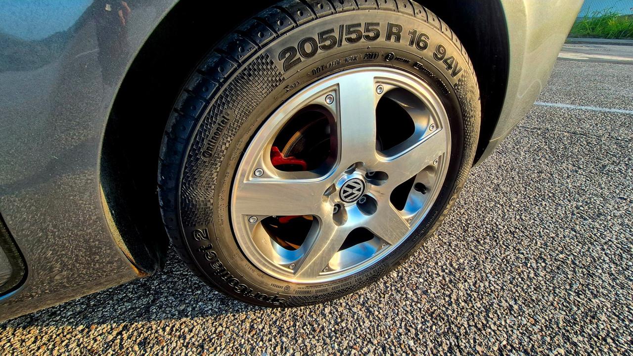 Volkswagen Touran 1.6 16V 6 MARCE 7 POSTI