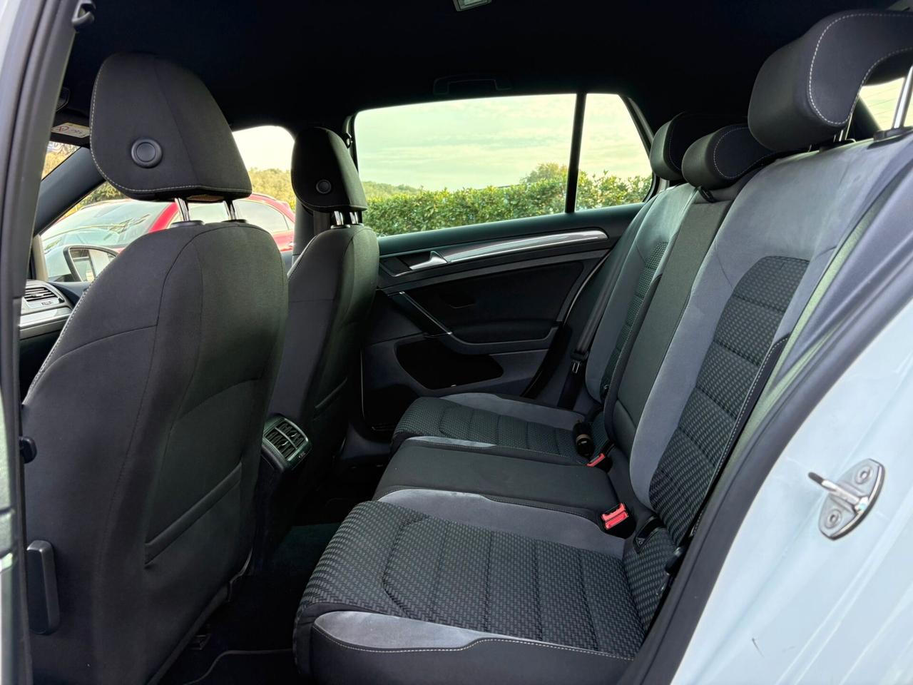 Volkswagen Golf 7.5 1.6 TDI 116 CV R-Line DSG 5p. Sport BlueMotion Technology