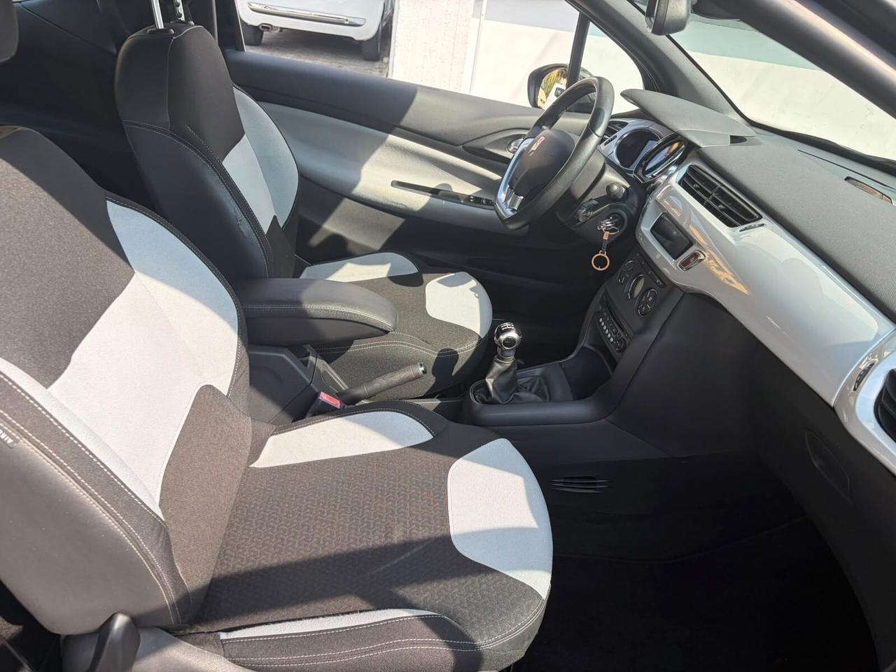 Ds DS3 3 1.2 VTi 82 Just Black*EURO5*NEOPATENTATI