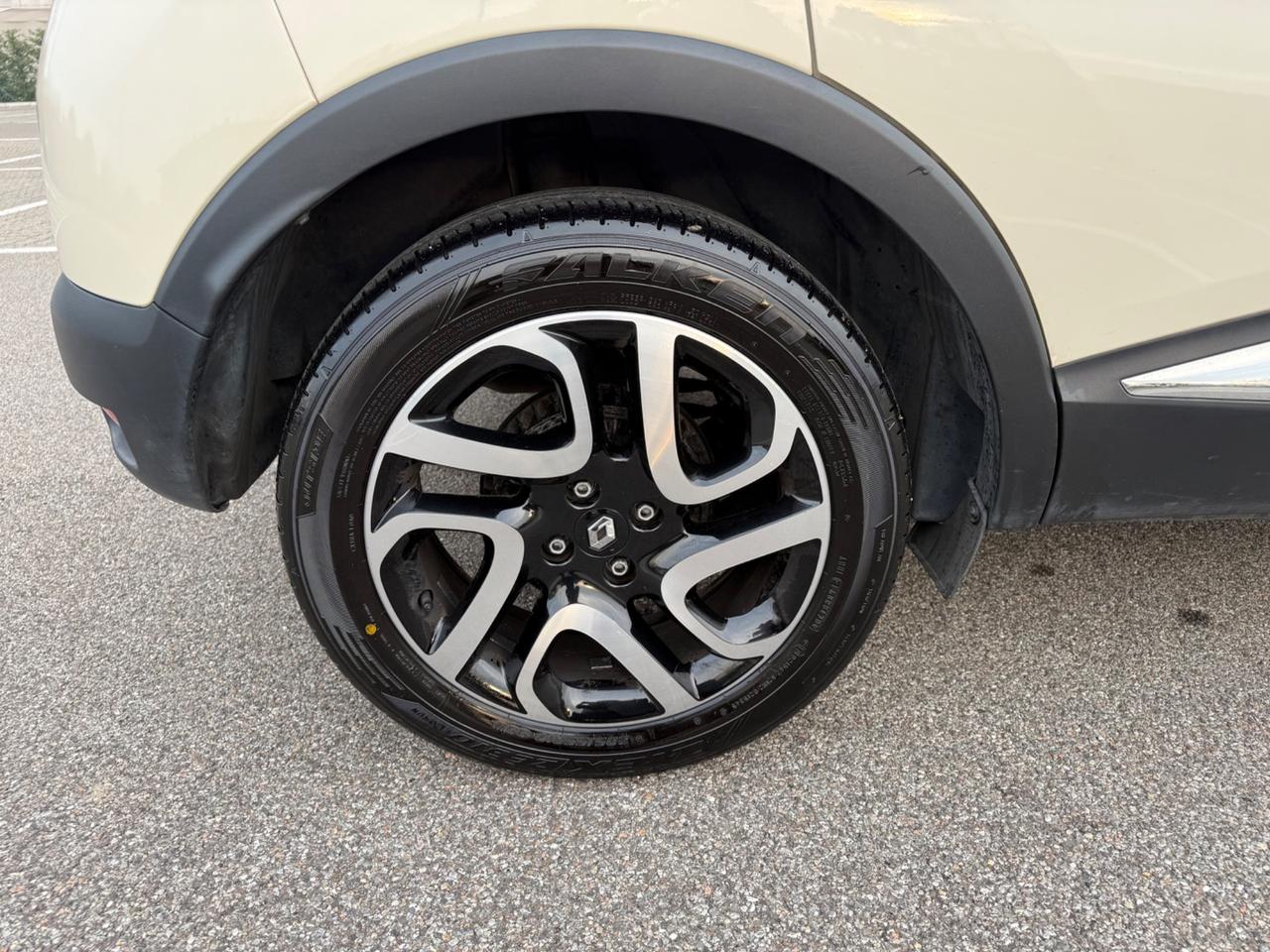 Renault Captur 0.9 TCe 12V 90 CV Start&Stop*Navi*Cerchi*Cruise*Aux*Usb