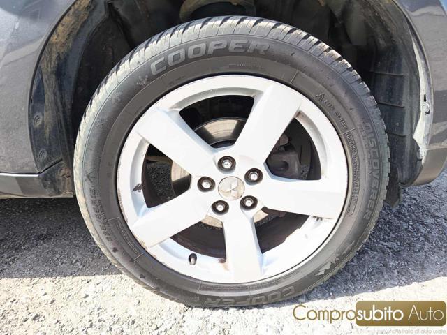 MITSUBISHI Outlander 2.0 DI-D Instyle 7 p.ti DPF