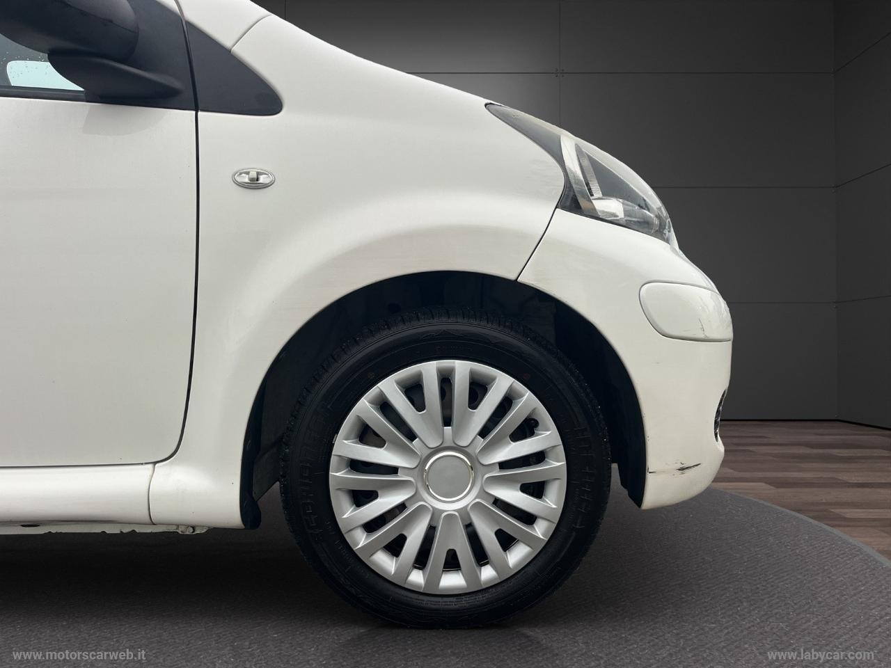 TOYOTA Aygo 1.0 12V VVT-i 5p. Deep Ocean Conn.