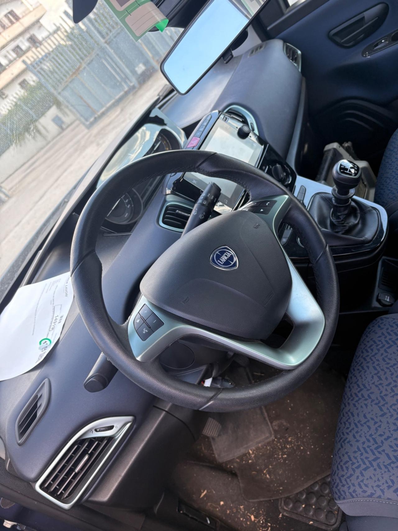 Lancia Ypsilon 1.0 Firefly Hybrid Gold 70CV