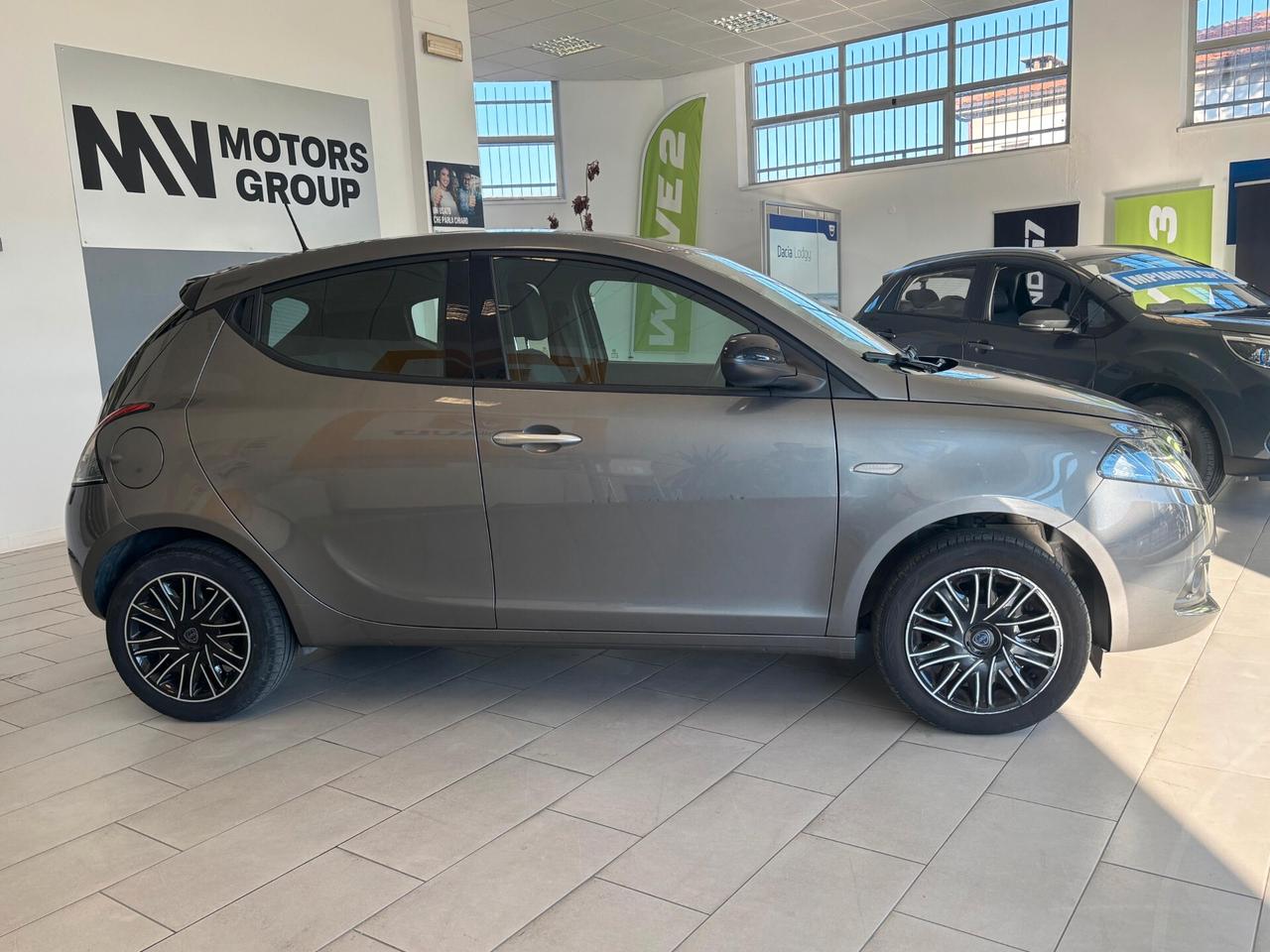Lancia Ypsilon 1.0 FireFly 5 porte S&S Hybrid Gold