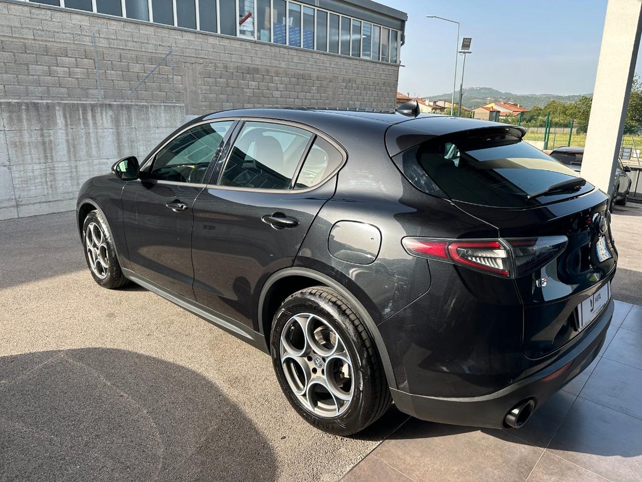 Alfa Romeo Stelvio 2.2 t Sprint Q4 210cv auto