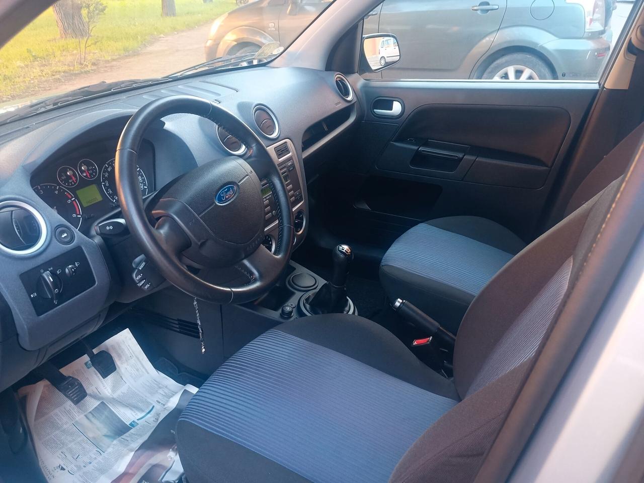 Ford Fusion 1.4 TDCi 5p. Collection