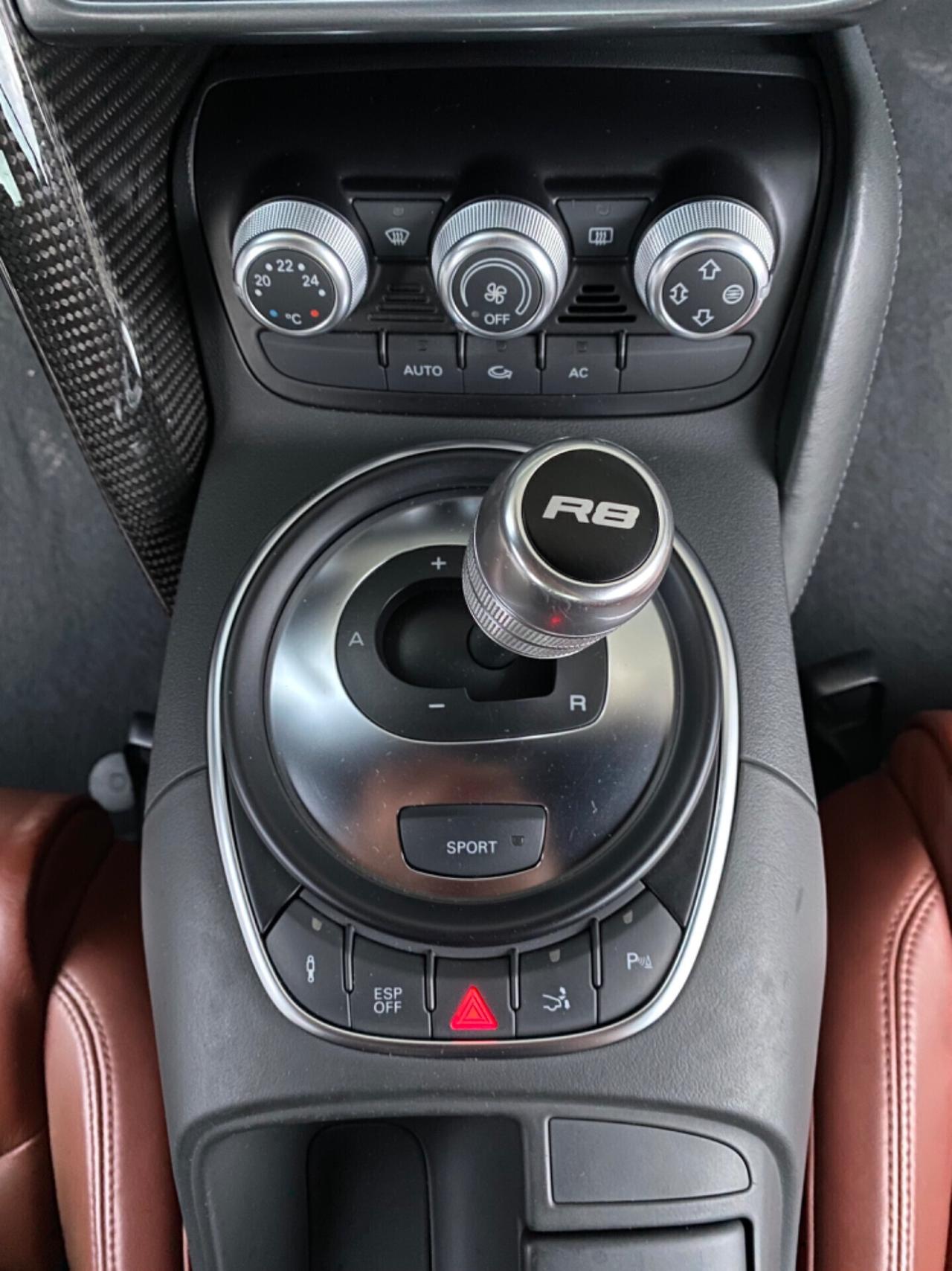 Audi R8 4.2 V8 FSI 420cv quattro R-tronic