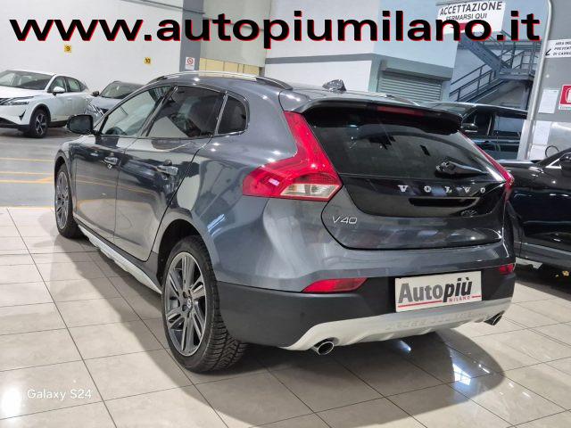 VOLVO V40 Cross Country T4 AWD Geartronic Summum