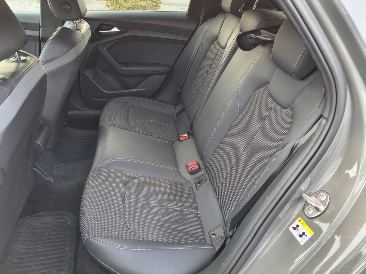 Audi A1 citycarver 30 TFSI S tronic Identity Contrast