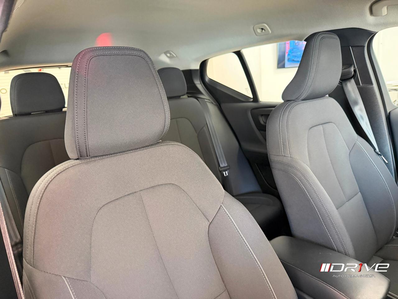 VOLVO XC40 (2017-->) XC40 T2 Momentum