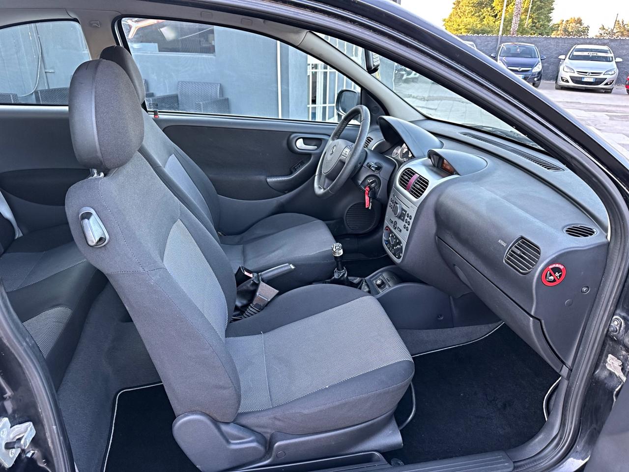 Opel Corsa 1.2i 16V cat 3 porte Club