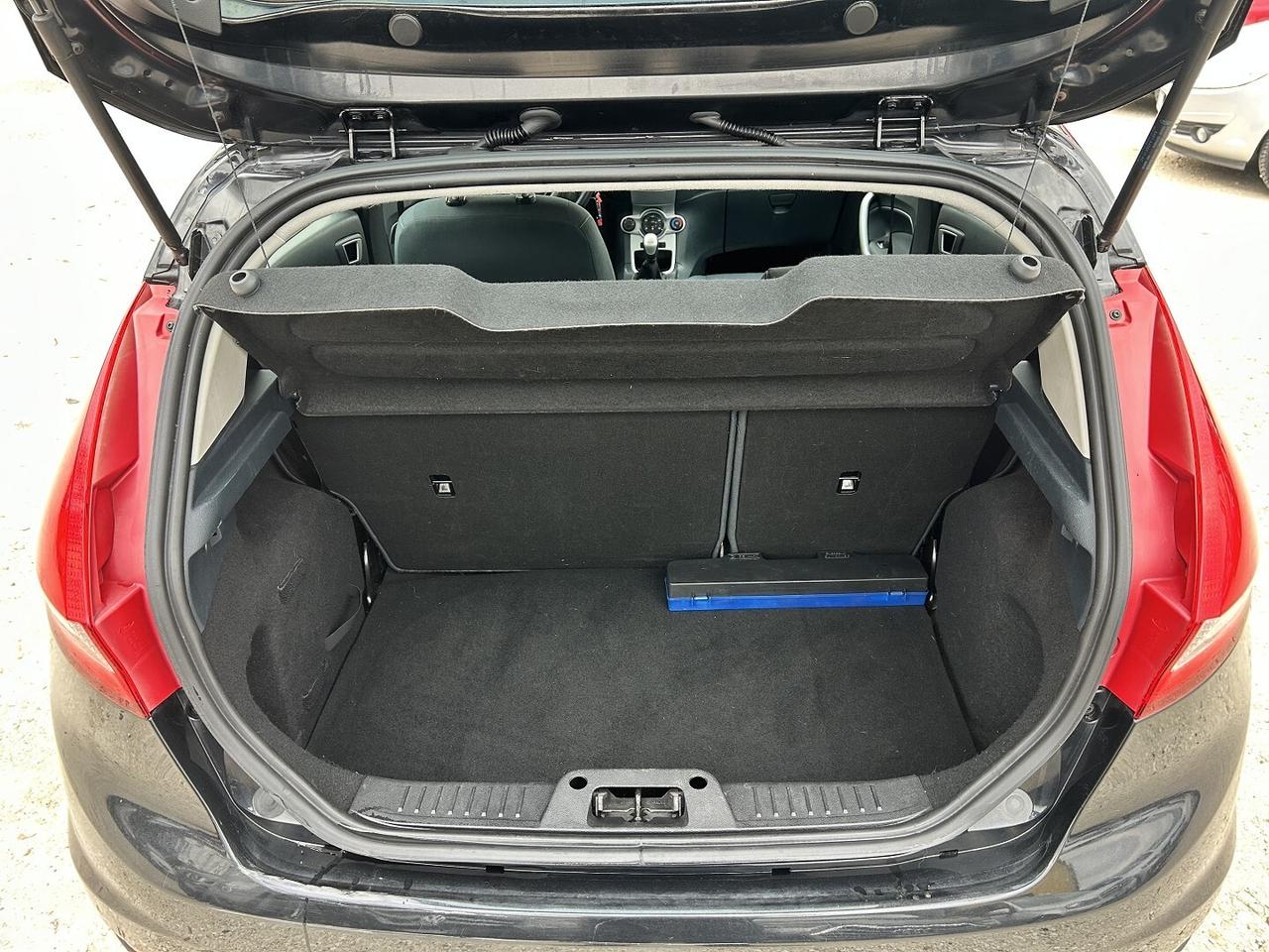 FORD FIESTA 1.4 97CV GPL 2032 UNICO P. IVA ESPOSTA