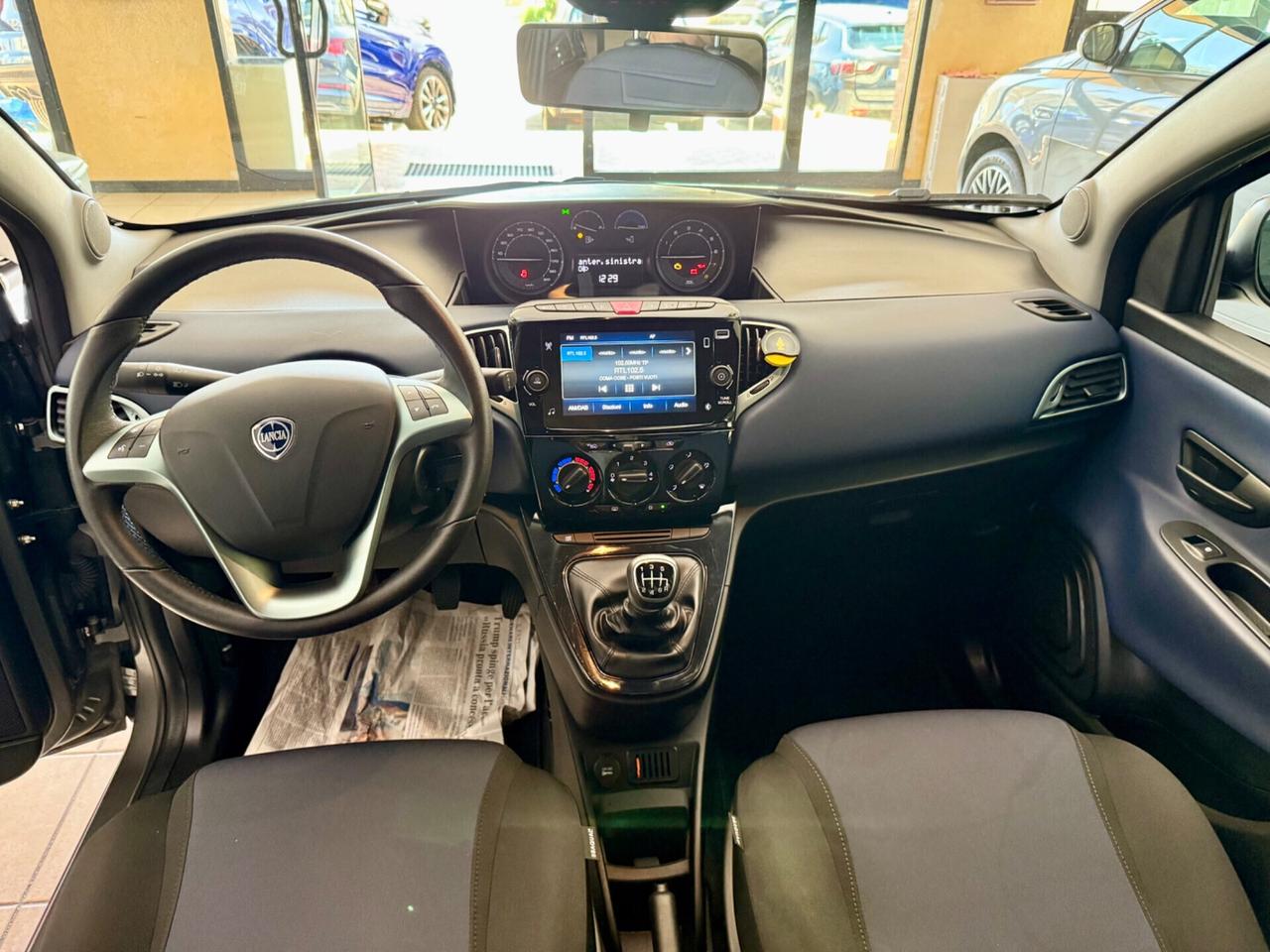 Lancia Ypsilon 1.0 Hybrid PLATINO