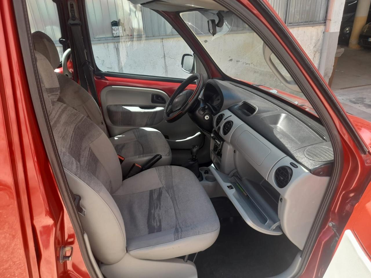 Renault Kangoo 1.5cc diesel (PRIVATO)-2004