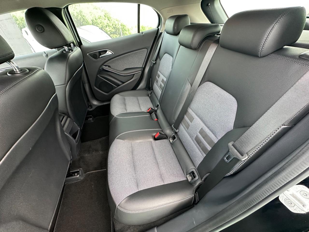 Mercedes-Benz GLA 180d 110cv Business 2017
