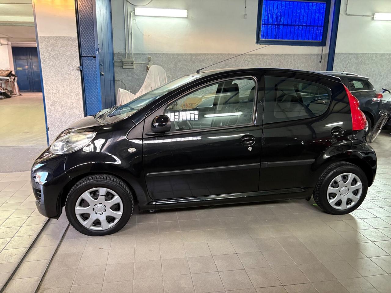 Peugeot 107 AUTOMATICA 1.0 BENZ 5 porte