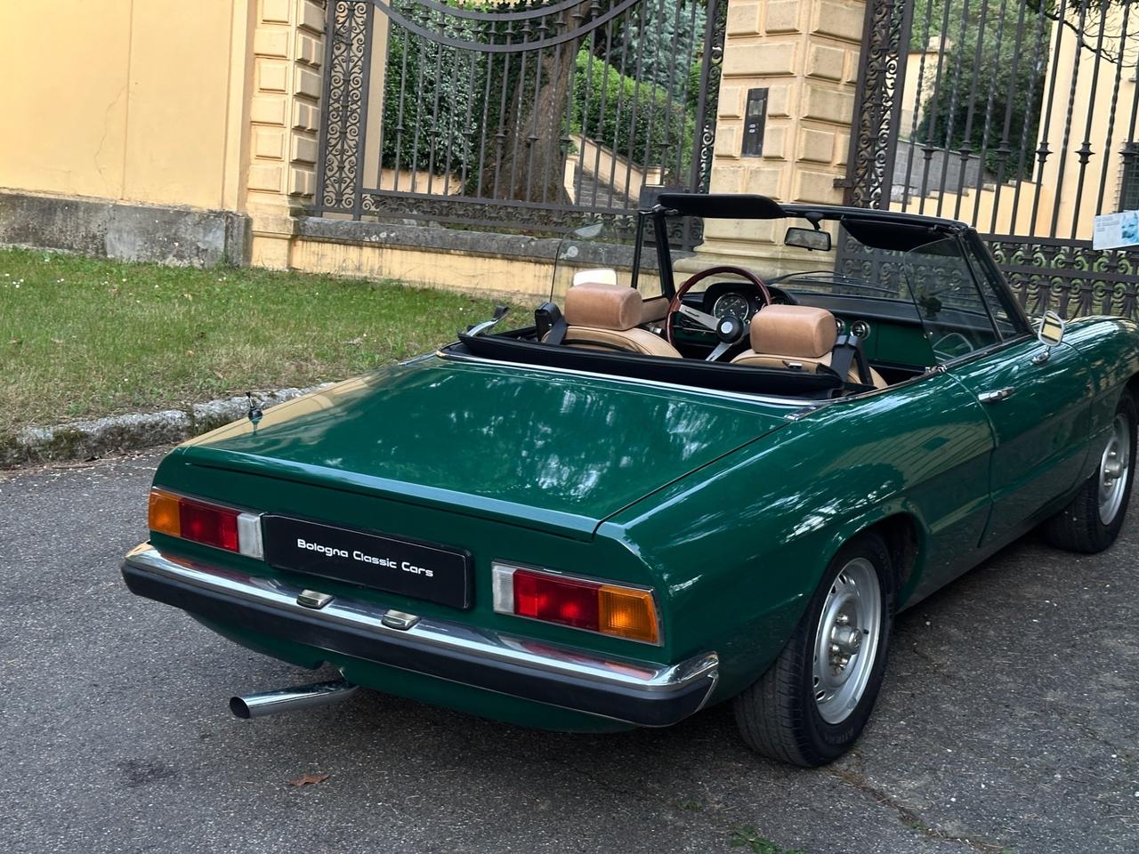 Alfa Romeo Spider 1600 Junior (Coda Tronca) Verde Pino Service Book Matching Specification