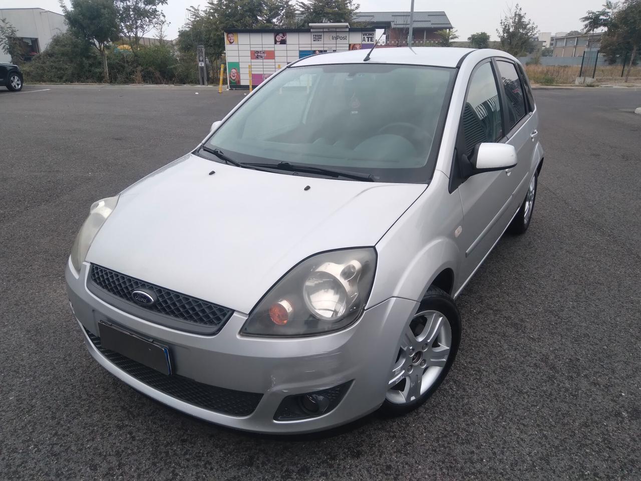 Ford Fiesta 1.2 16V 75cv 5p titanium
