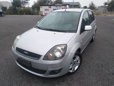Ford Fiesta 1.2 16V 75cv 5p titanium