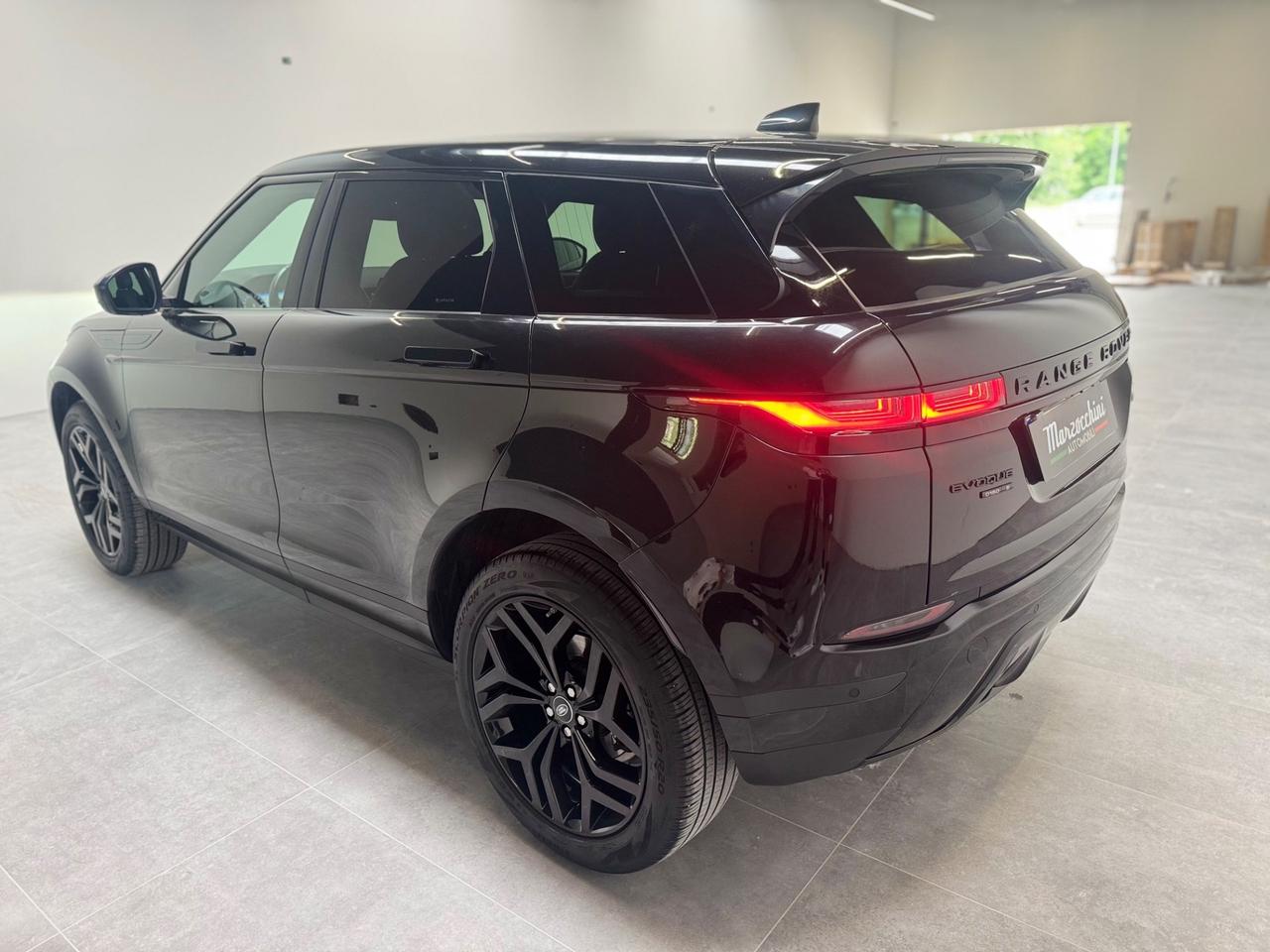 RANGE ROVER EVOQUE AUTOCARRO IBRIDA TOTAL BLACK